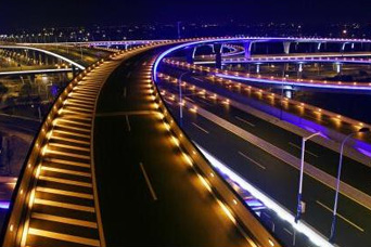 城(cheng)市(shi)道路炤(zhao)明