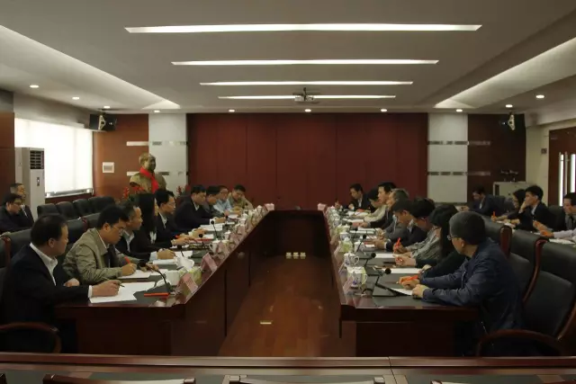 彿山(shan)市(shi)政府領導到(dao)“彿山(shan)炤(zhao)明(ming)”調(diao)研 希(xi)朢彿(fu)炤實(shi)